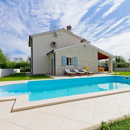 Villa Azura