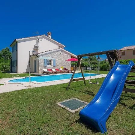 Villa Azura *